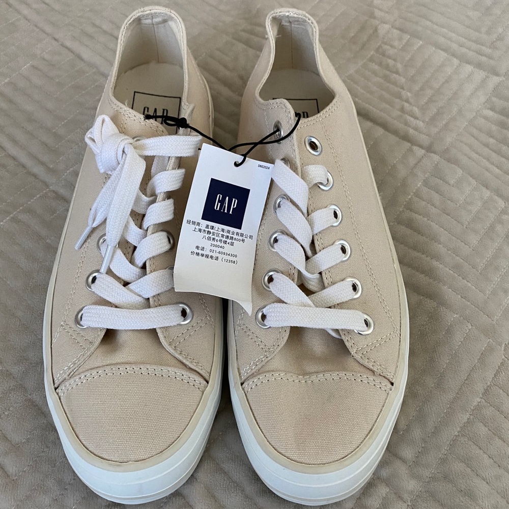 Gap shoes